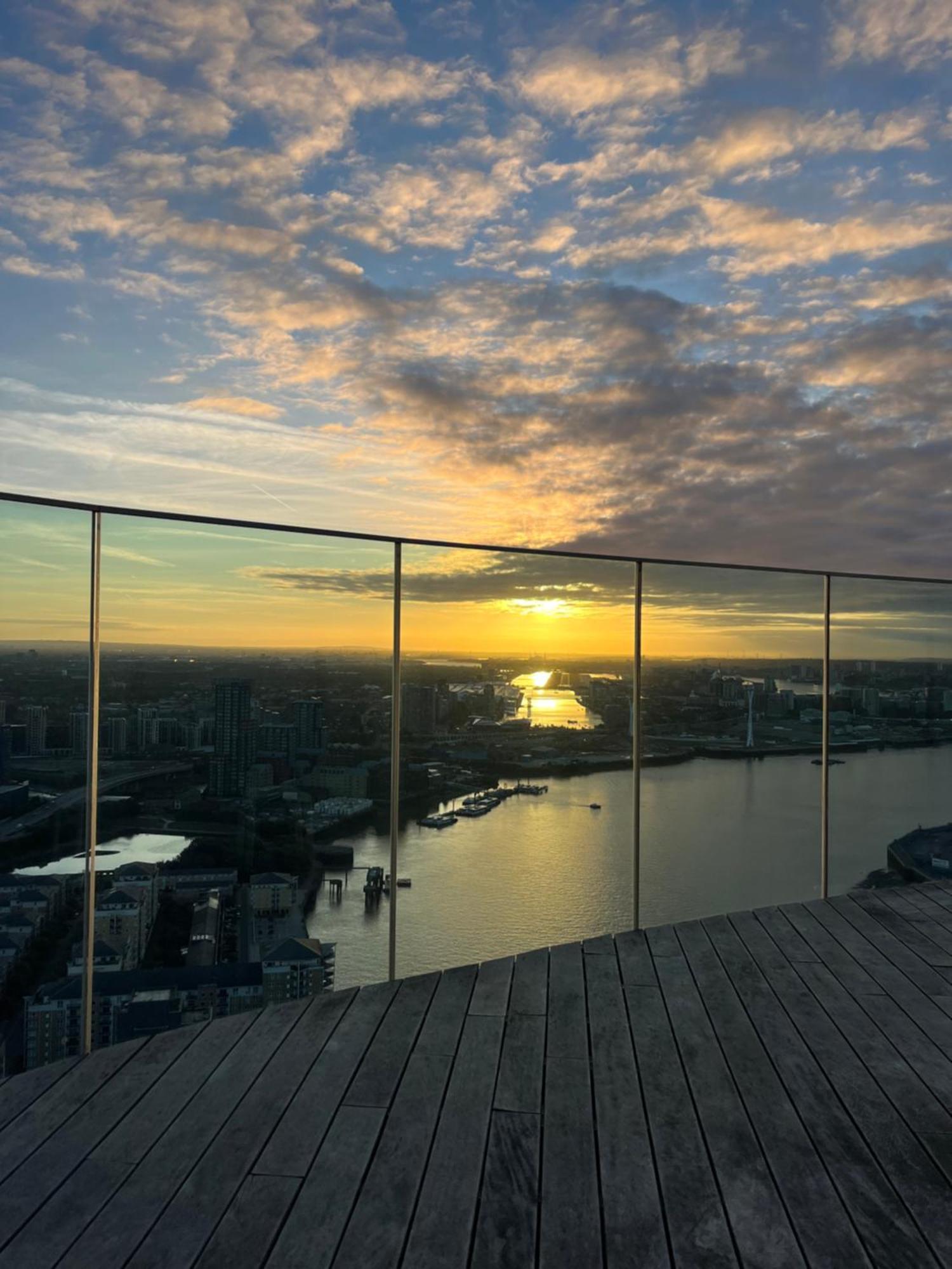 Luxury Modern 2 Bed Flat With Balcony And City View - Canary Wharf City Center London Eksteriør billede