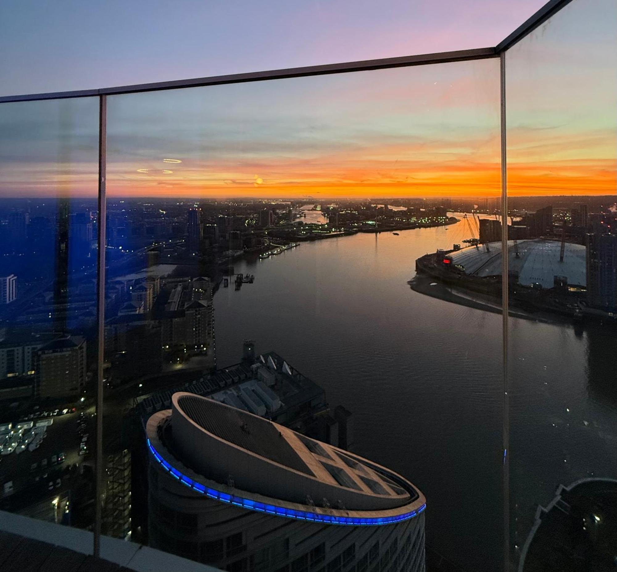 Luxury Modern 2 Bed Flat With Balcony And City View - Canary Wharf City Center London Eksteriør billede