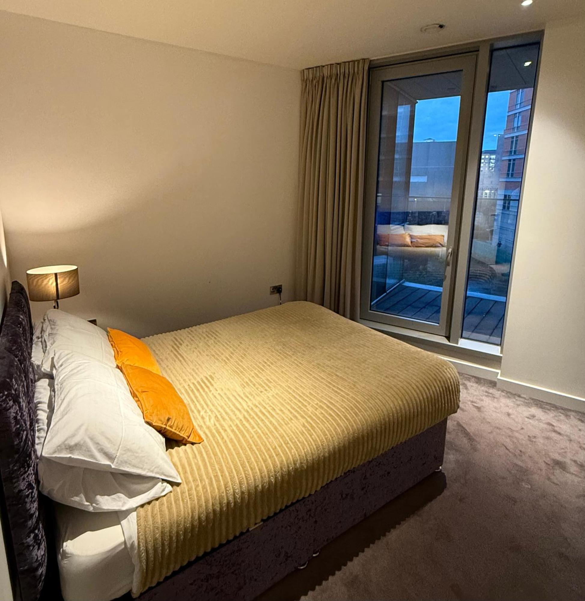Luxury Modern 2 Bed Flat With Balcony And City View - Canary Wharf City Center London Eksteriør billede
